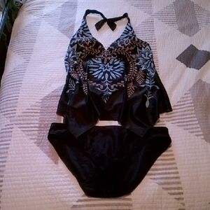 Elegant Black and Blue Women's Swimwear Set